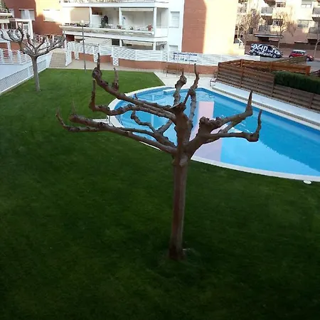 2 Beds *